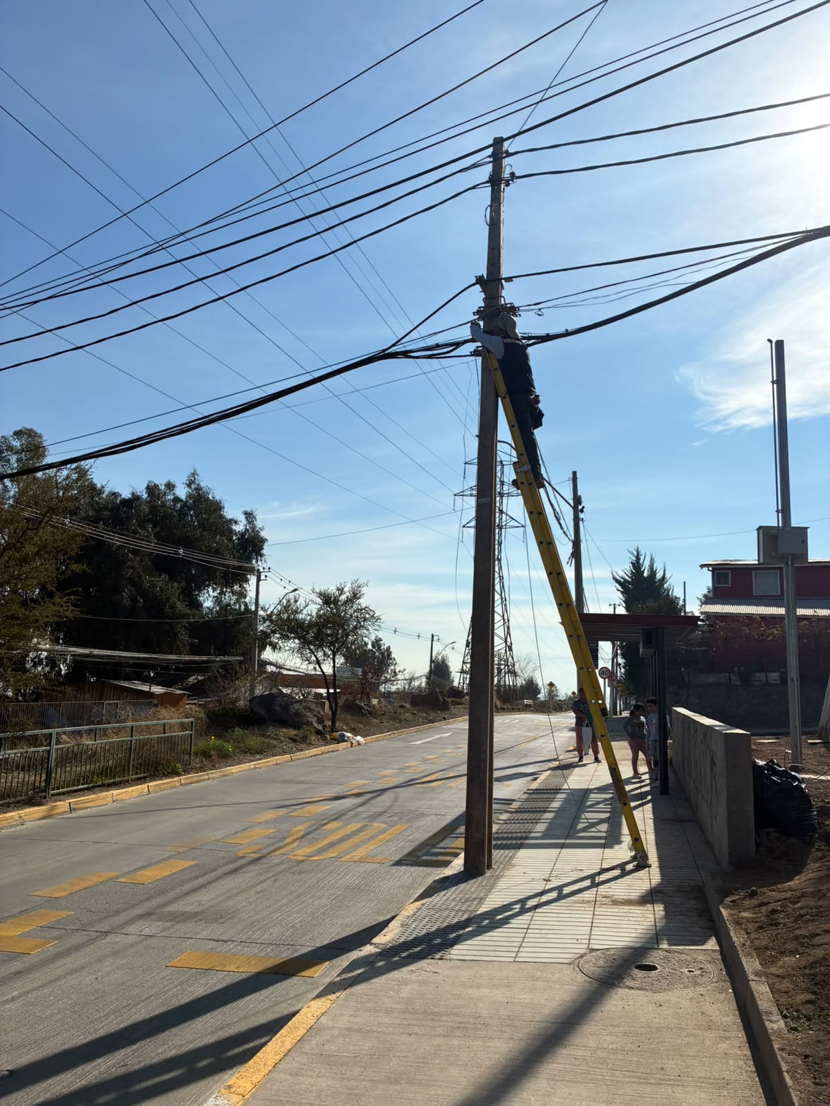 Técnico en poste eléctrico
